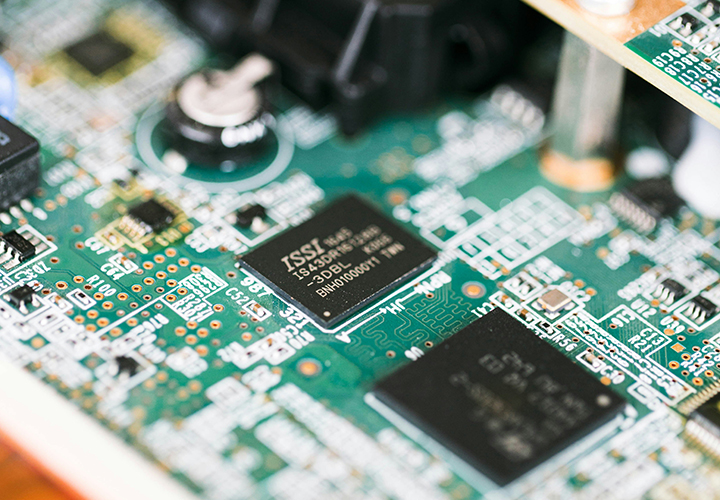 Storage Adapters Market Booms Amid Data Center Expansion & Chip Advancements
